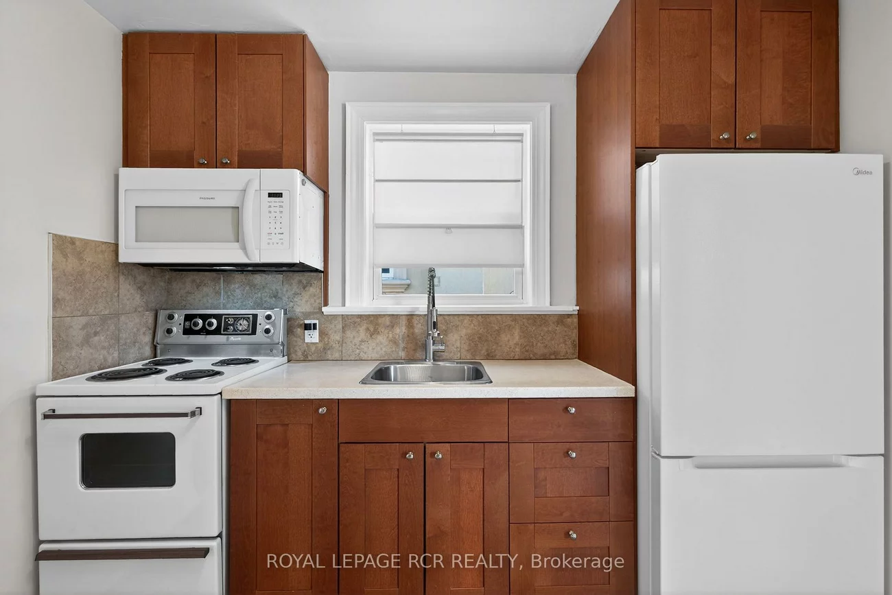 64, Schell, Briar Hill-Belgravia, Toronto