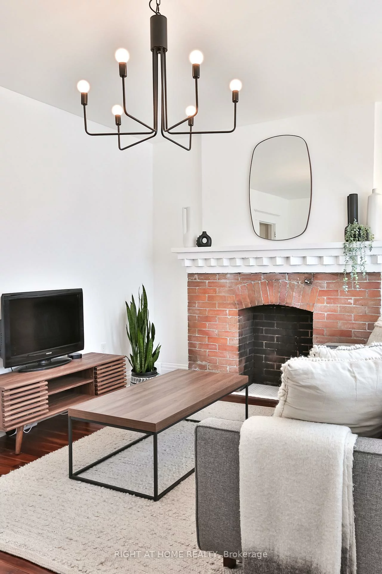 1365, Lansdowne, Corso Italia-Davenport, Toronto