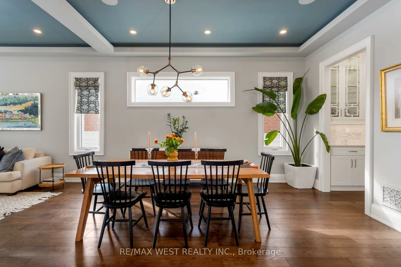 34, Government, Kingsway South, Toronto