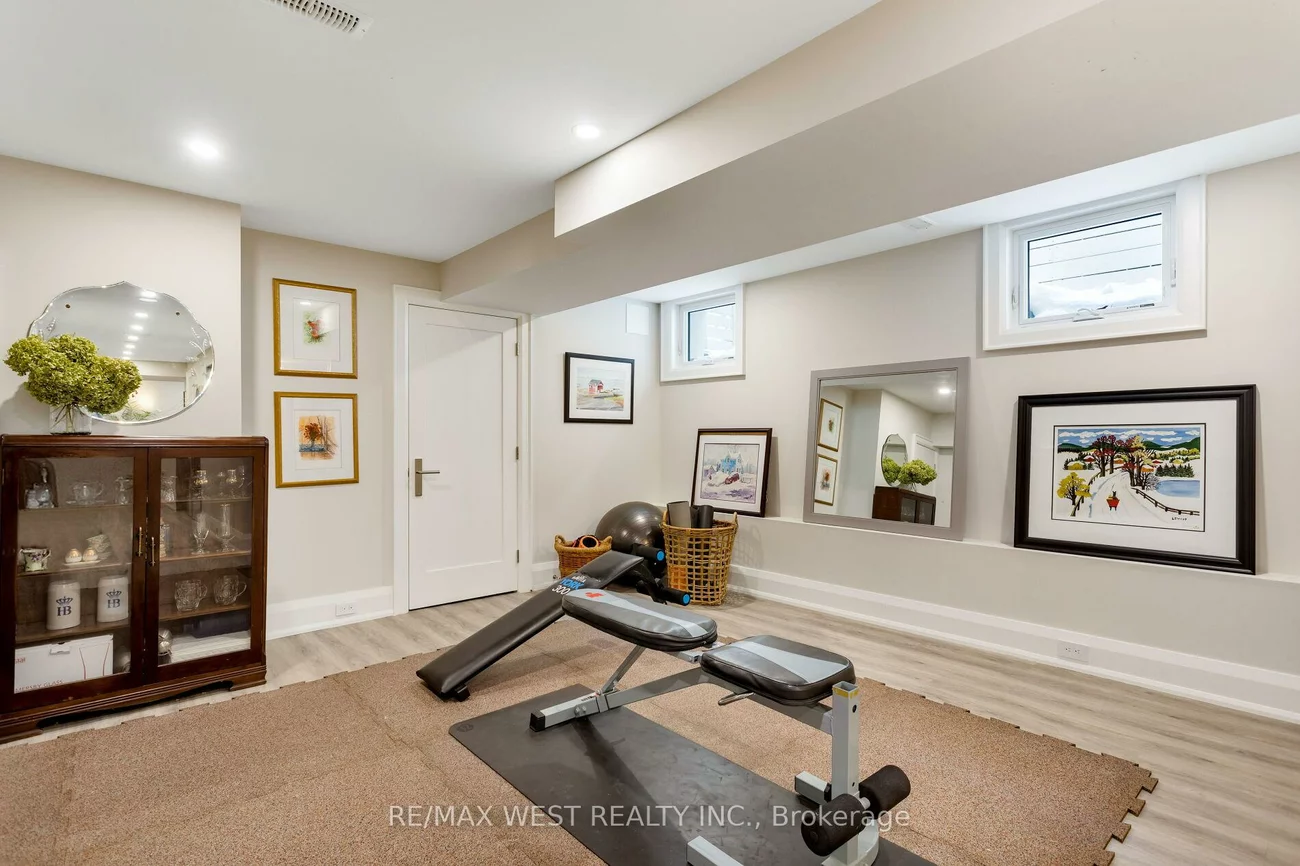 34, Government, Kingsway South, Toronto