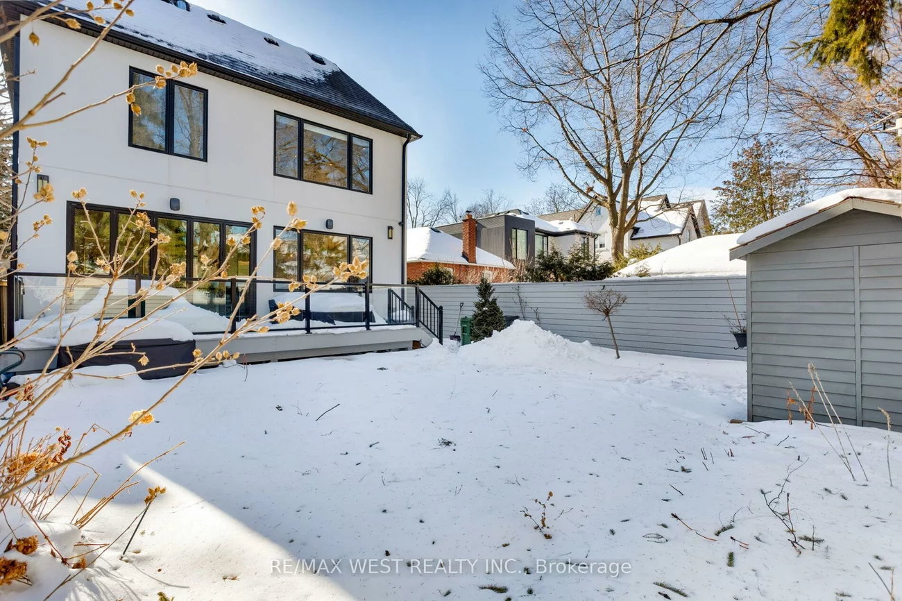 34, Government, Kingsway South, Toronto