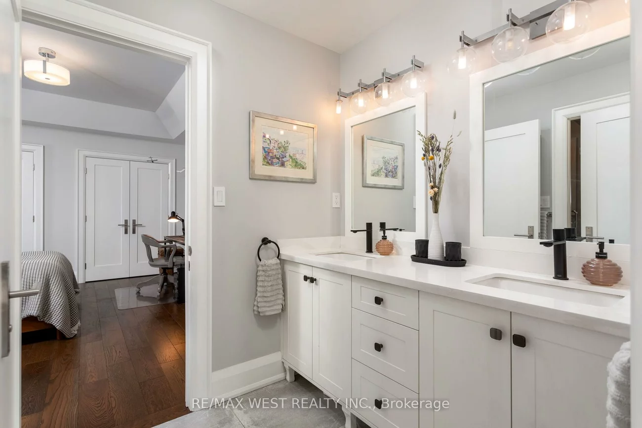 34, Government, Kingsway South, Toronto