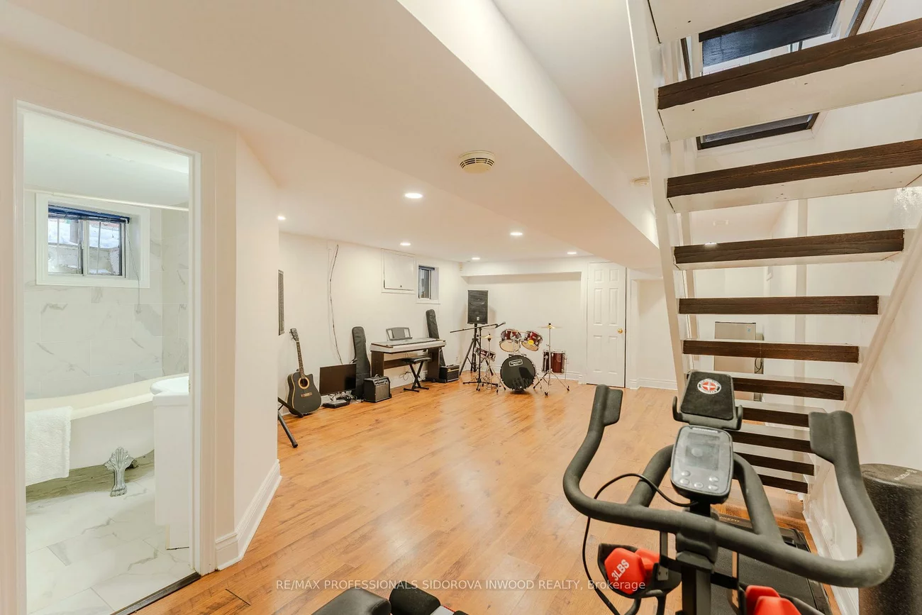 30, Boustead, High Park-Swansea, Toronto