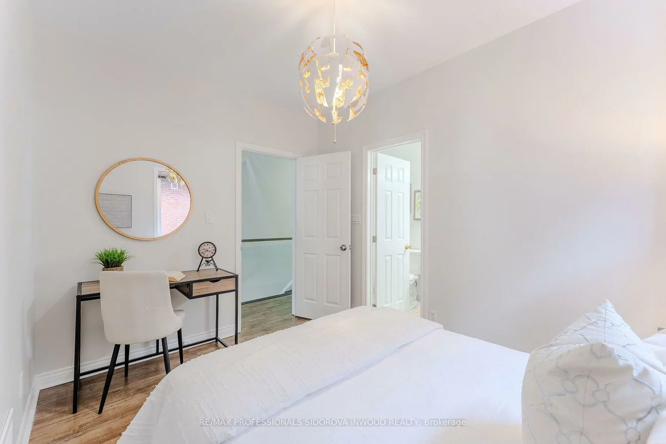 30, Boustead, High Park-Swansea, Toronto