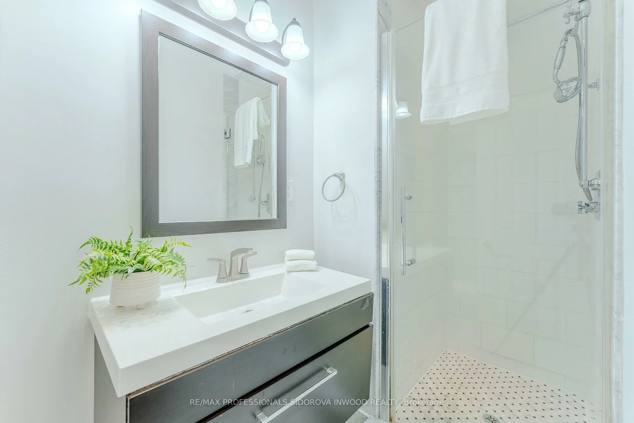 30, Boustead, High Park-Swansea, Toronto