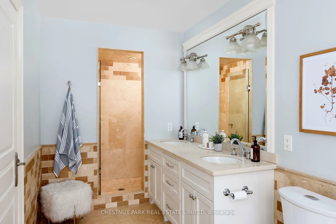 5, Tyre, Islington-City Centre West, Toronto