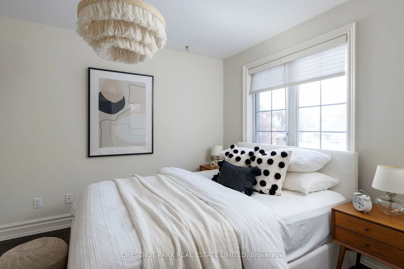 5, Tyre, Islington-City Centre West, Toronto