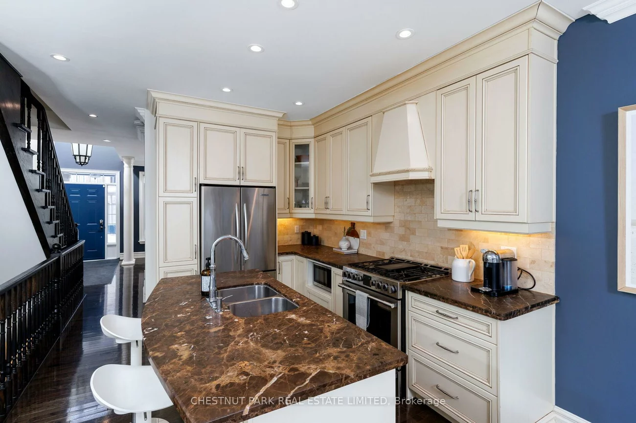 5, Tyre, Islington-City Centre West, Toronto