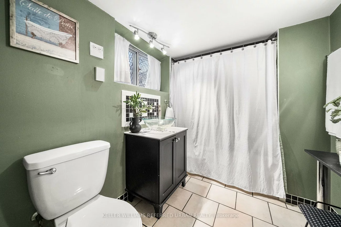 12, Cowan, South Parkdale, Toronto