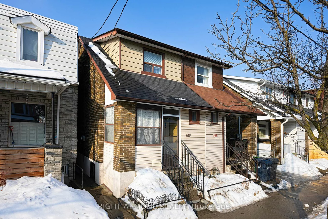 198, Lansdowne, Roncesvalles, Toronto