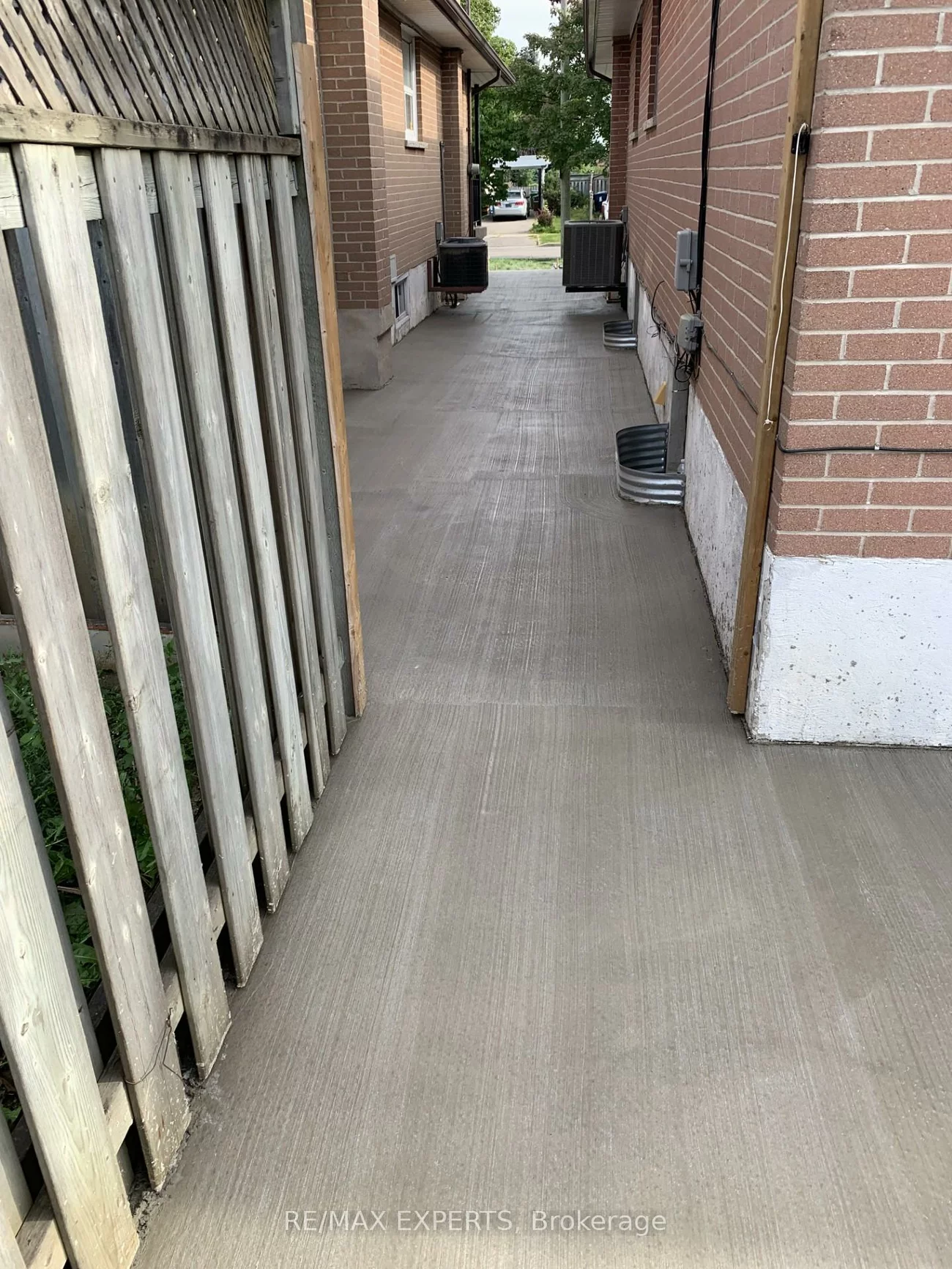 327, Jeffcoat, West Humber-Clairville, Toronto