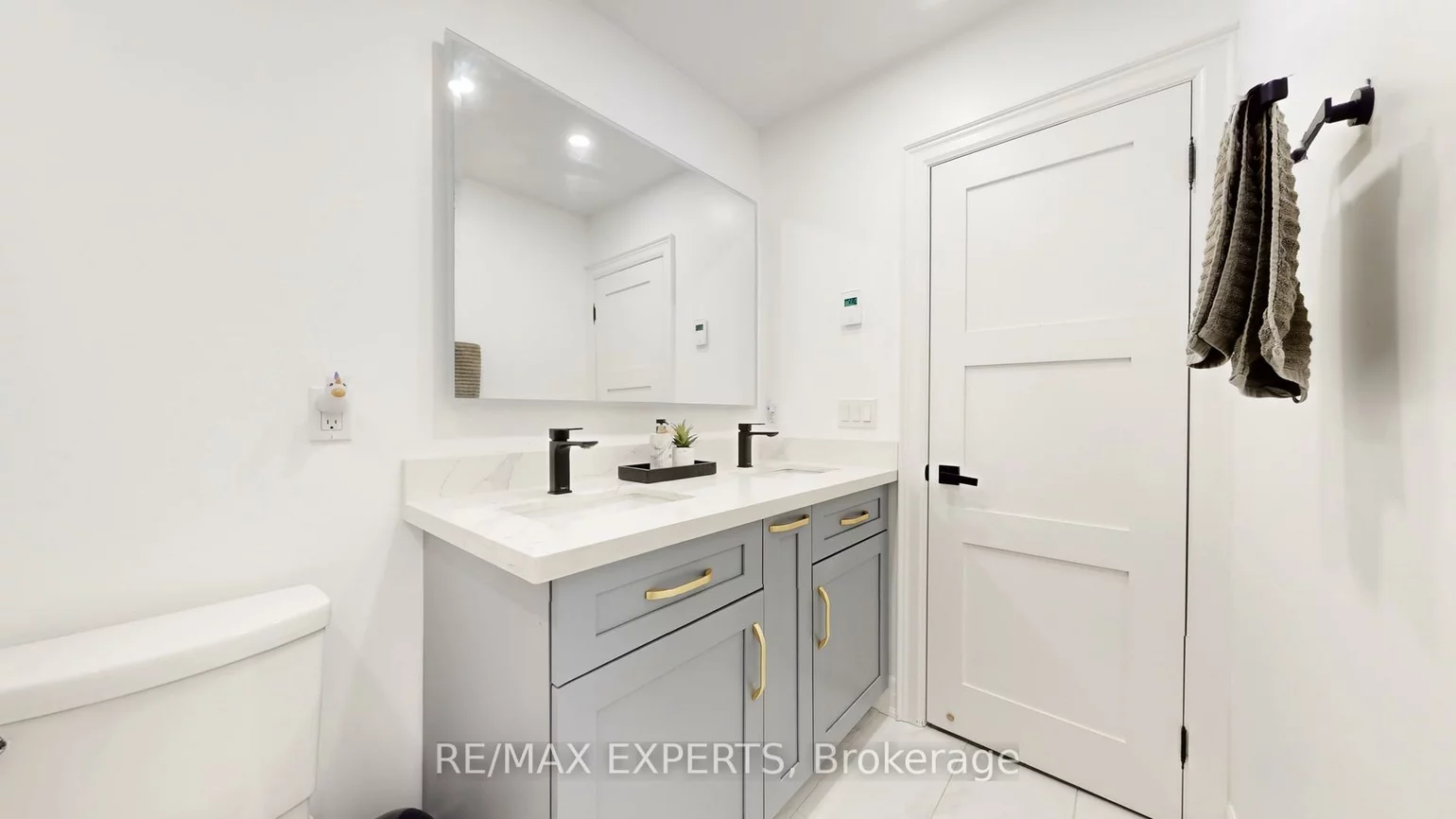 327, Jeffcoat, West Humber-Clairville, Toronto