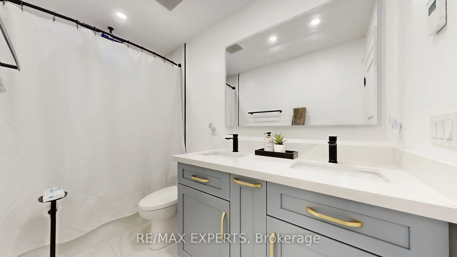 327, Jeffcoat, West Humber-Clairville, Toronto