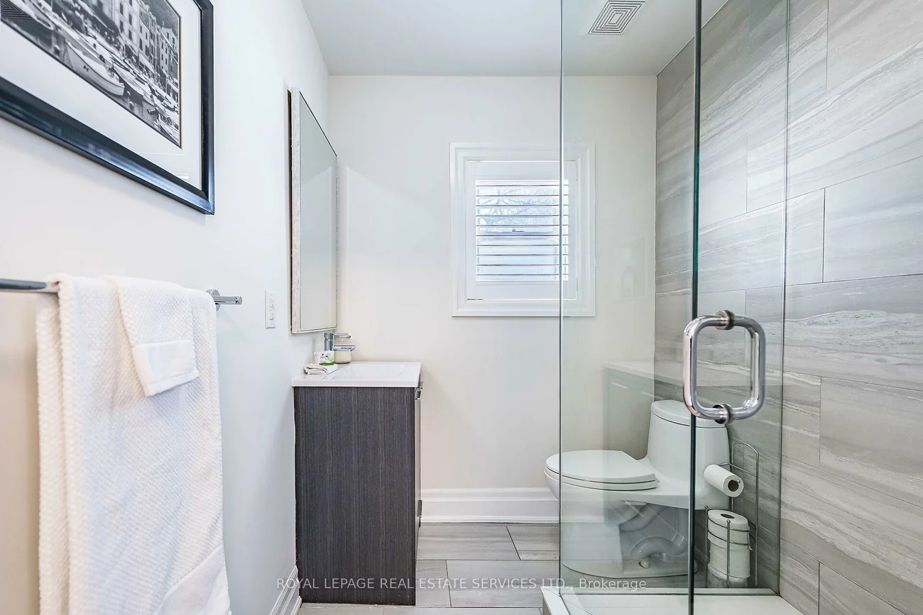 41, Ash, Long Branch, Toronto