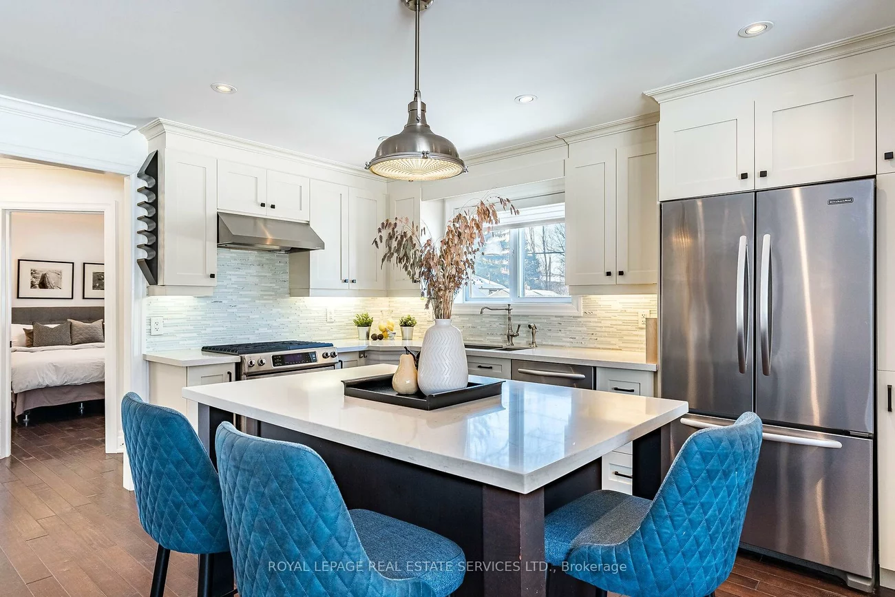 41, Ash, Long Branch, Toronto