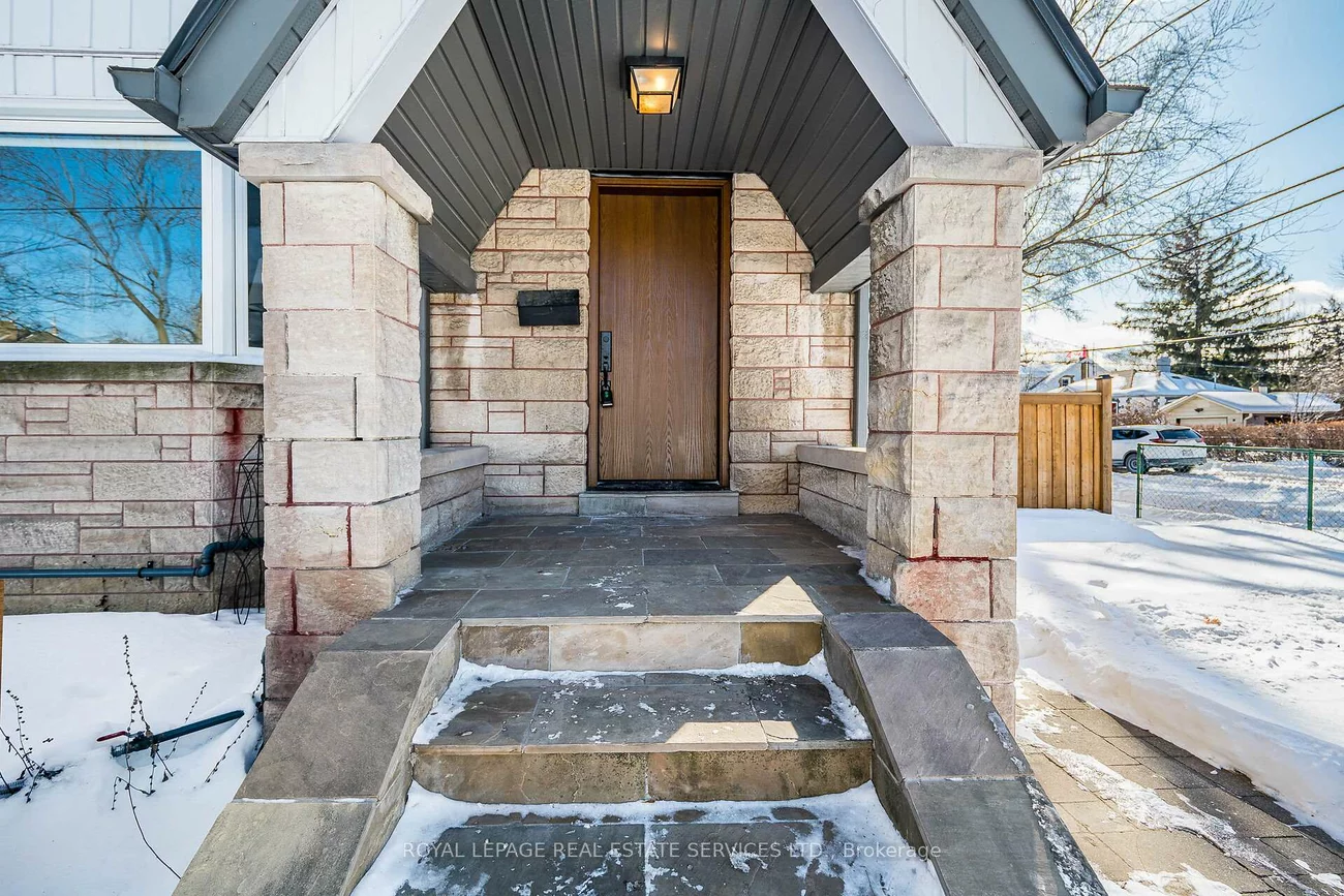 41, Ash, Long Branch, Toronto