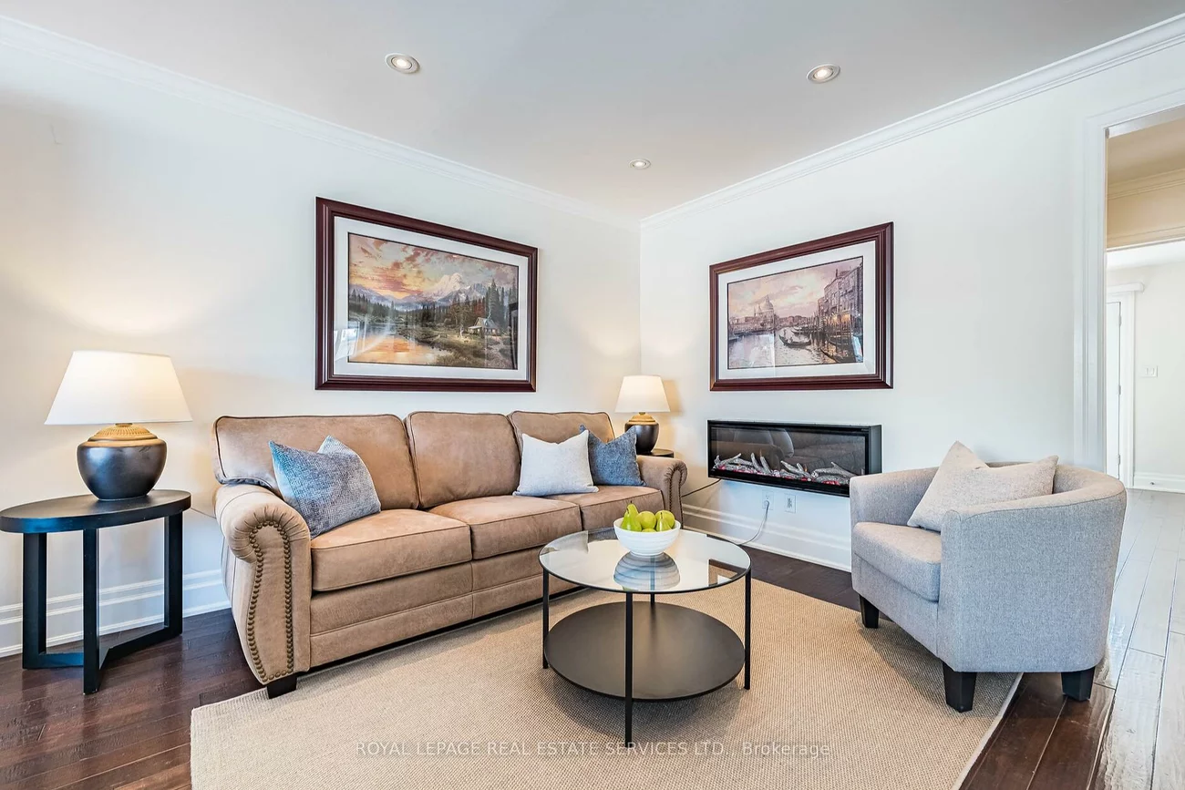 41, Ash, Long Branch, Toronto