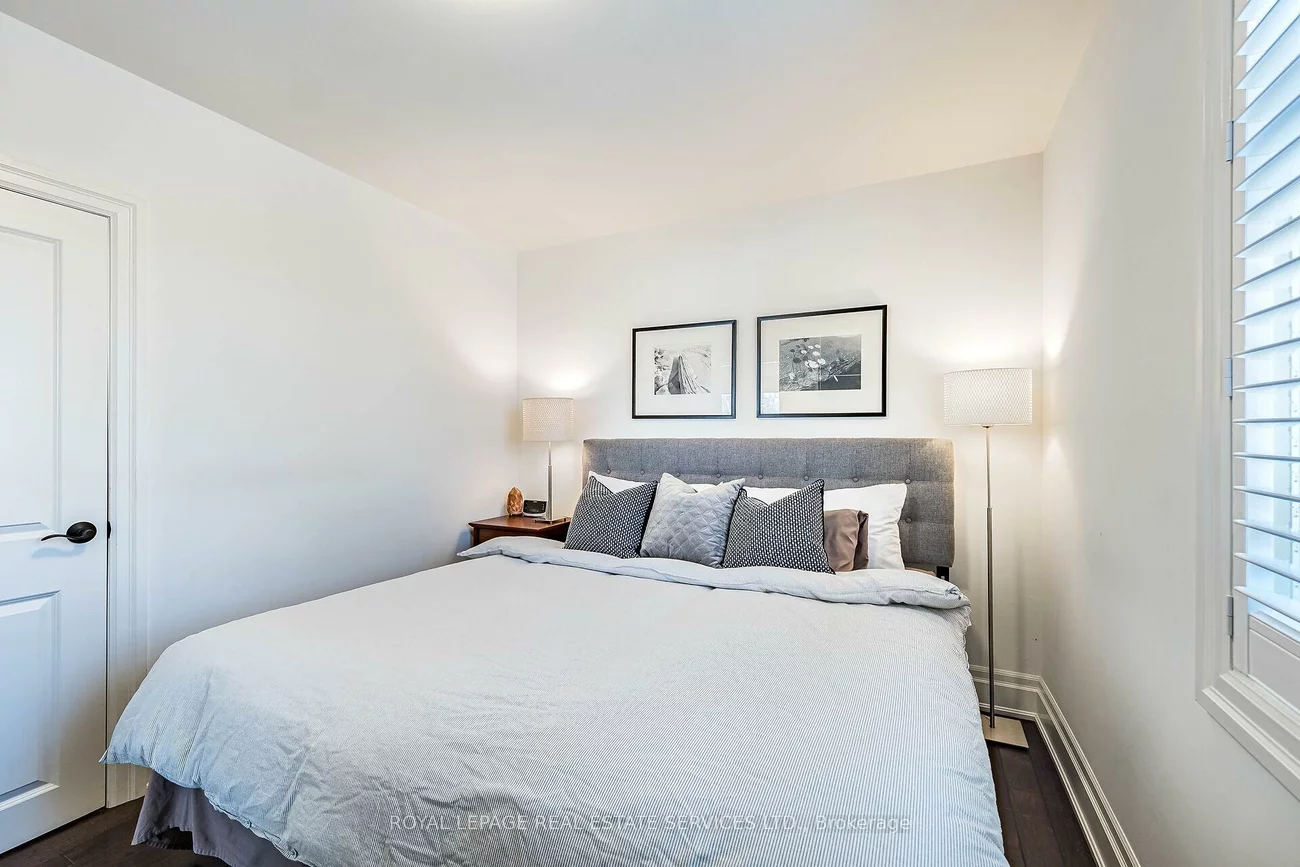 41, Ash, Long Branch, Toronto