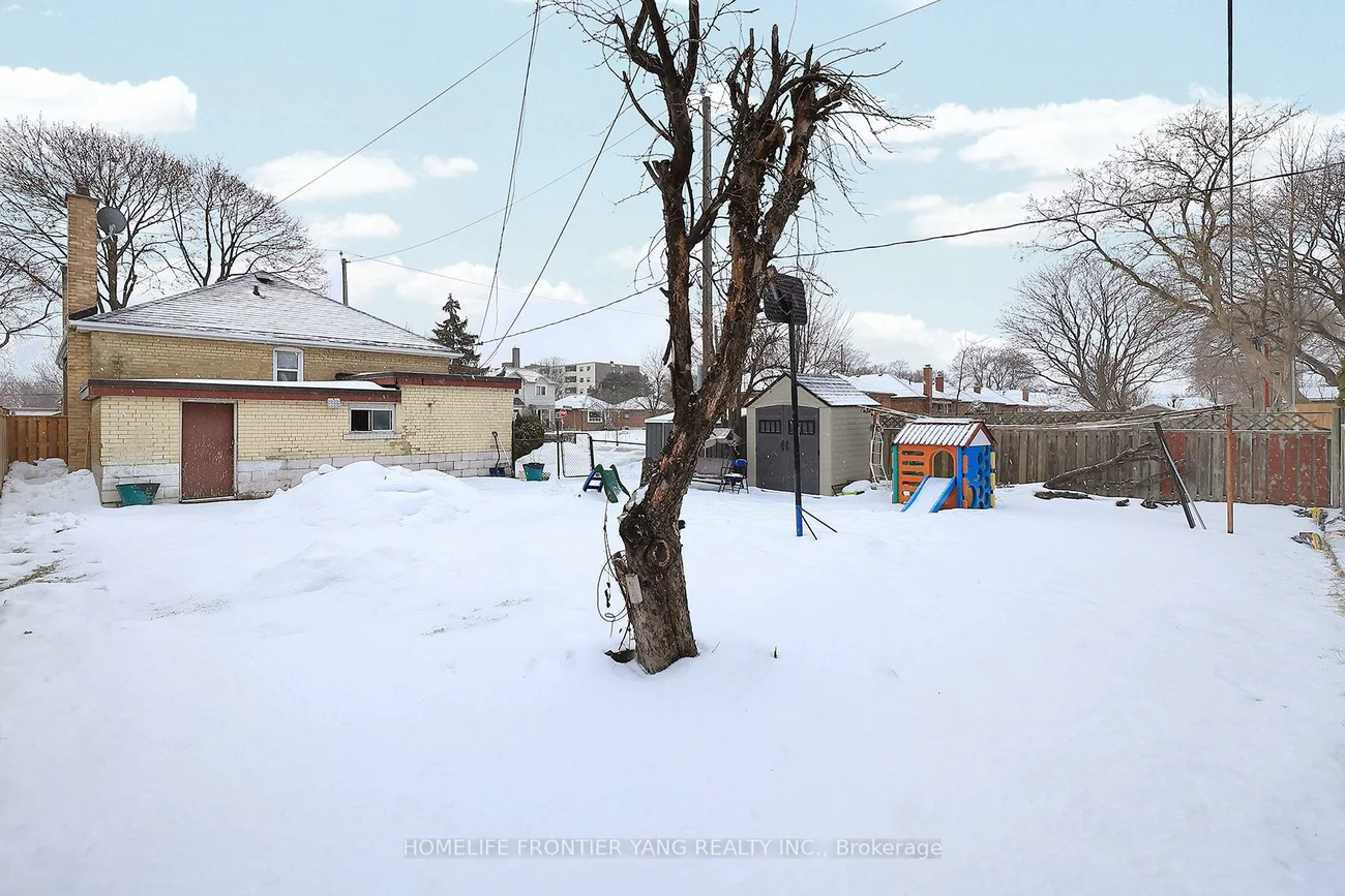 30, Silvercrest, Alderwood, Toronto