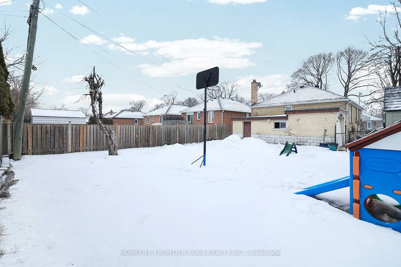 30, Silvercrest, Alderwood, Toronto