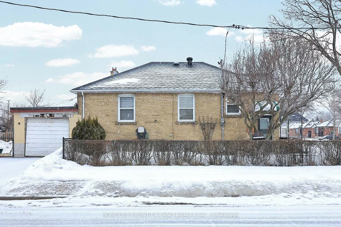 30, Silvercrest, Alderwood, Toronto