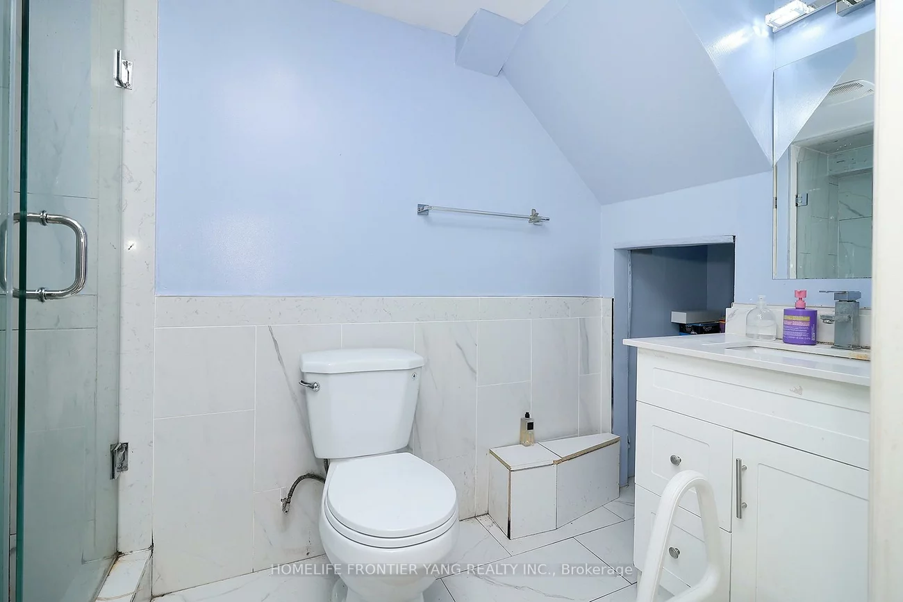 30, Silvercrest, Alderwood, Toronto