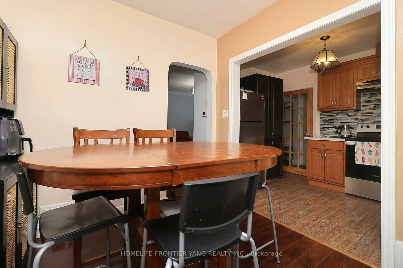 30, Silvercrest, Alderwood, Toronto