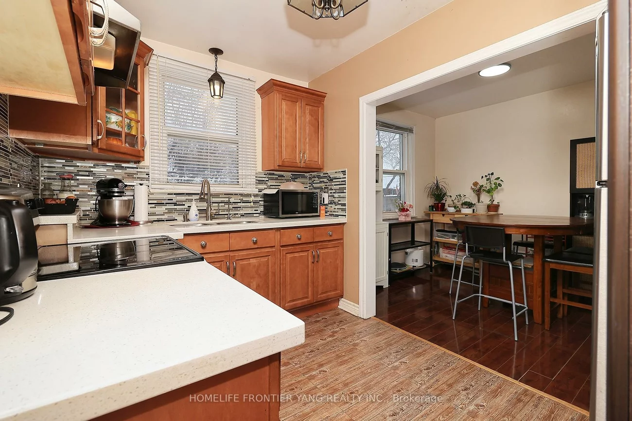 30, Silvercrest, Alderwood, Toronto