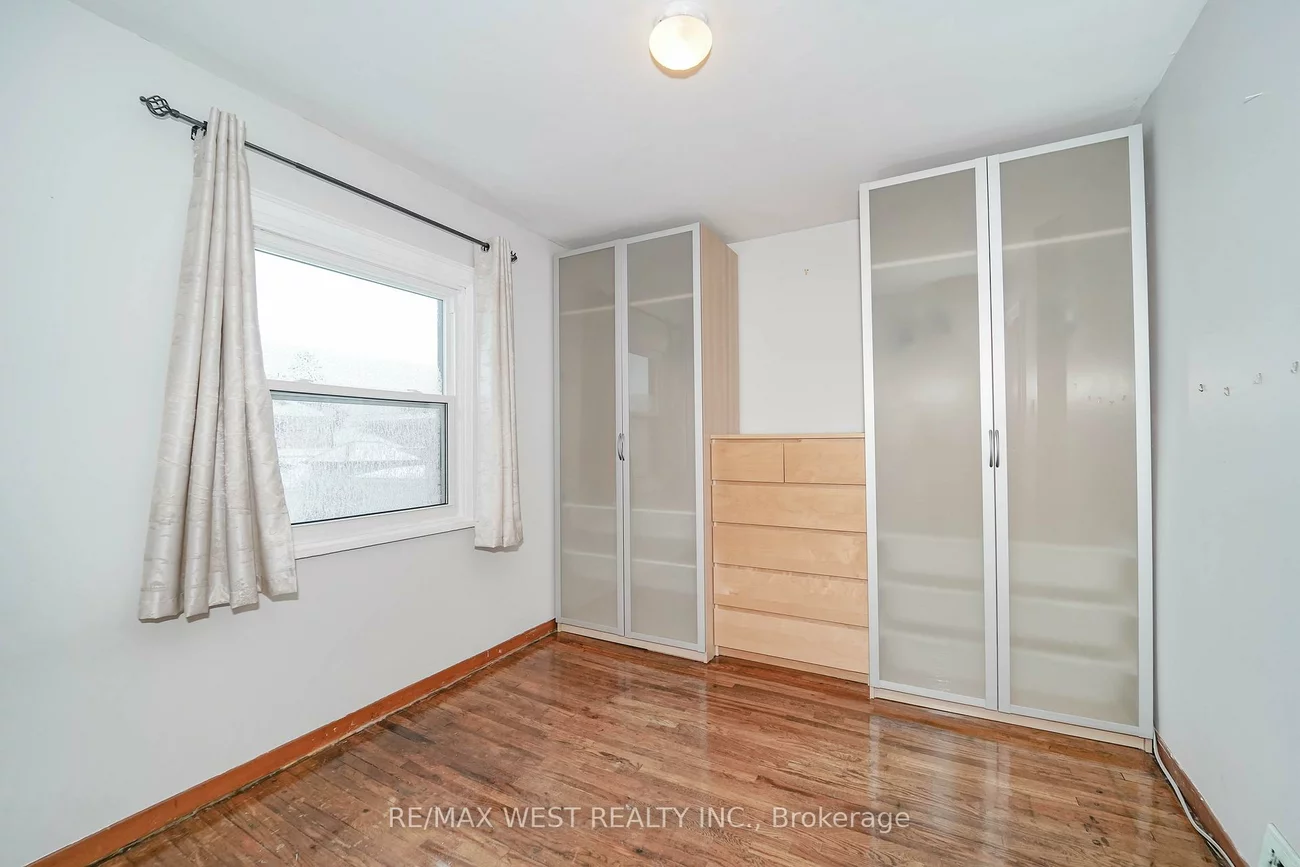 73, Chambers, Weston-Pellam Park, Toronto