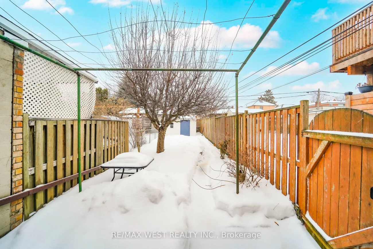 73, Chambers, Weston-Pellam Park, Toronto