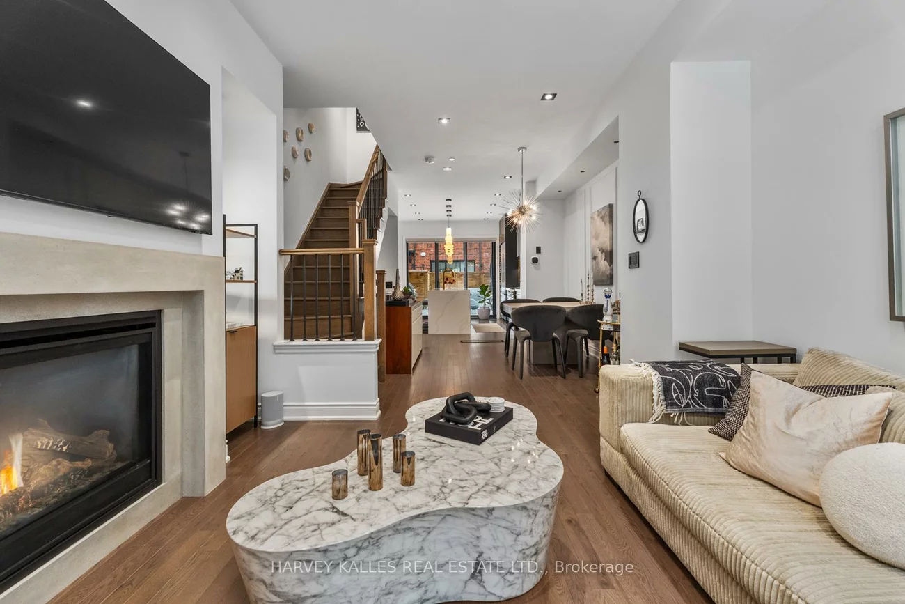 80, Daisy, Long Branch, Toronto