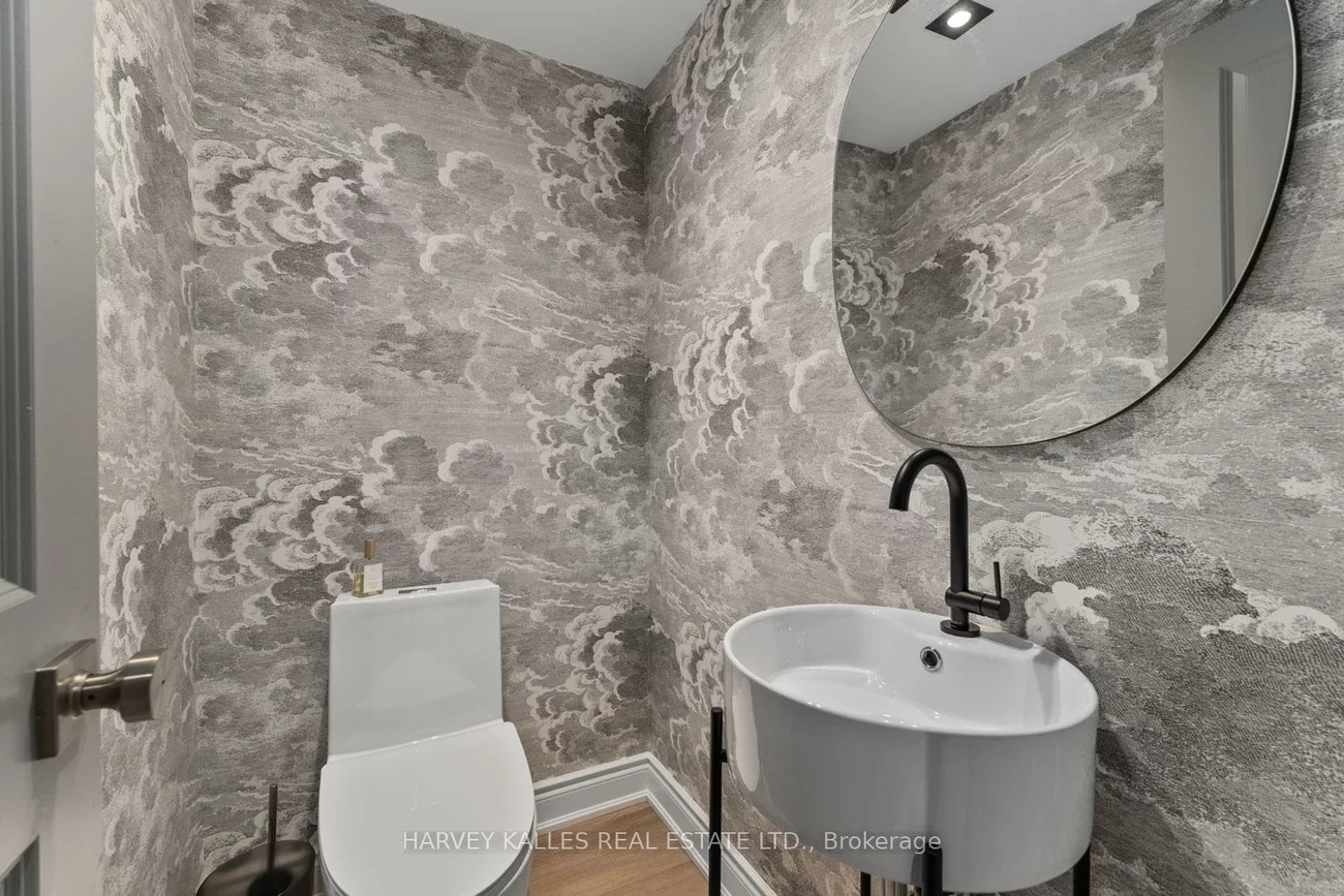 80, Daisy, Long Branch, Toronto