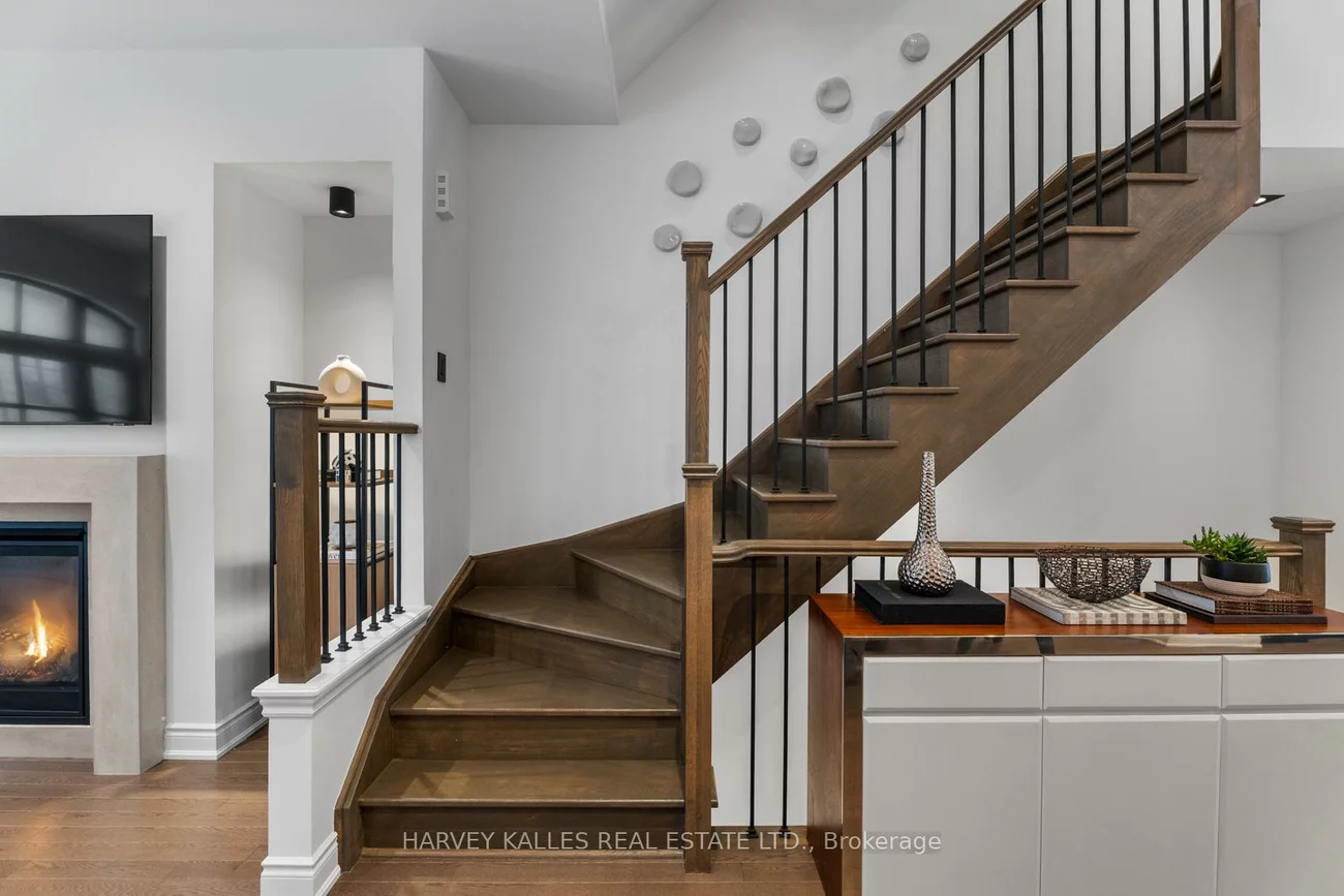 80, Daisy, Long Branch, Toronto