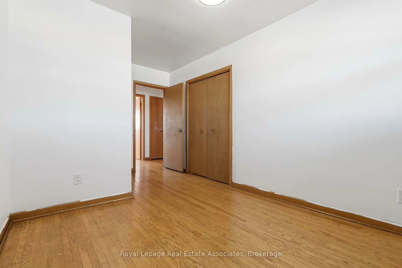 117, Harding, Brookhaven-Amesbury, Toronto