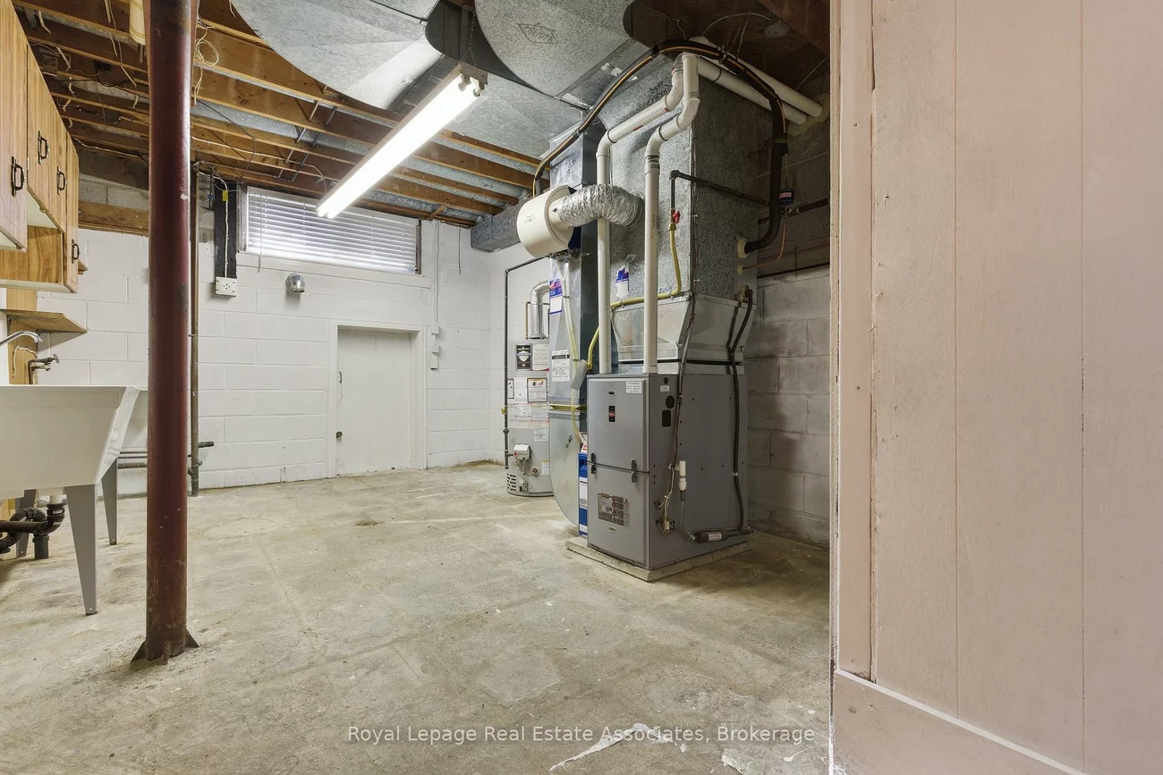 117, Harding, Brookhaven-Amesbury, Toronto