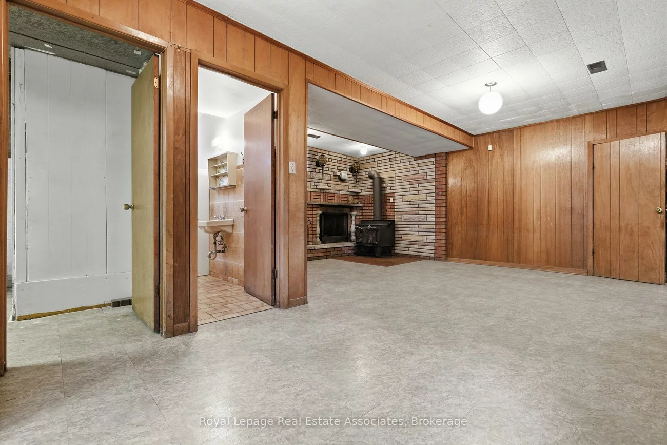 117, Harding, Brookhaven-Amesbury, Toronto