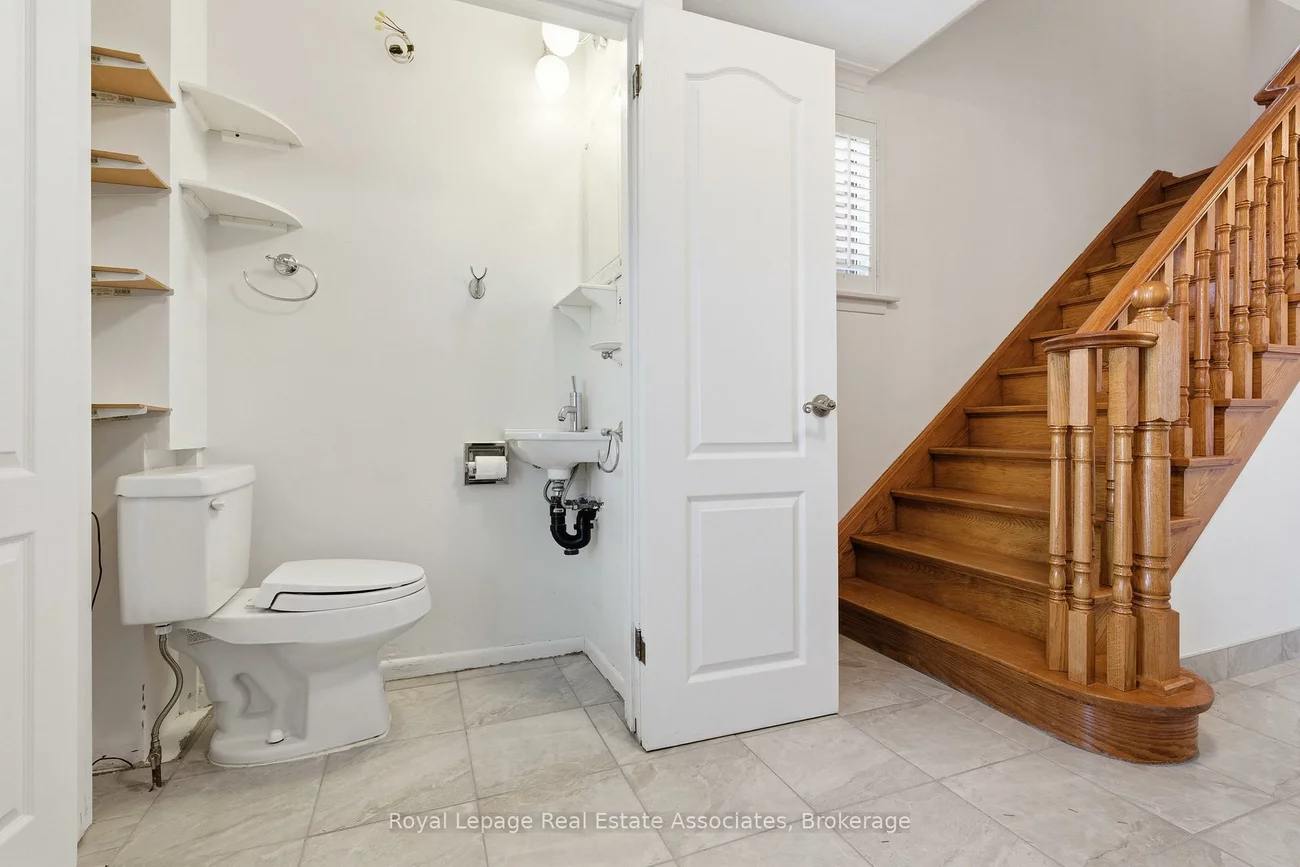 117, Harding, Brookhaven-Amesbury, Toronto