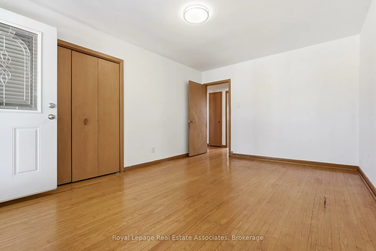 117, Harding, Brookhaven-Amesbury, Toronto