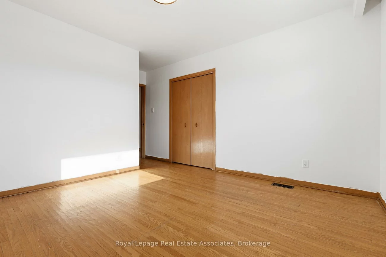 117, Harding, Brookhaven-Amesbury, Toronto