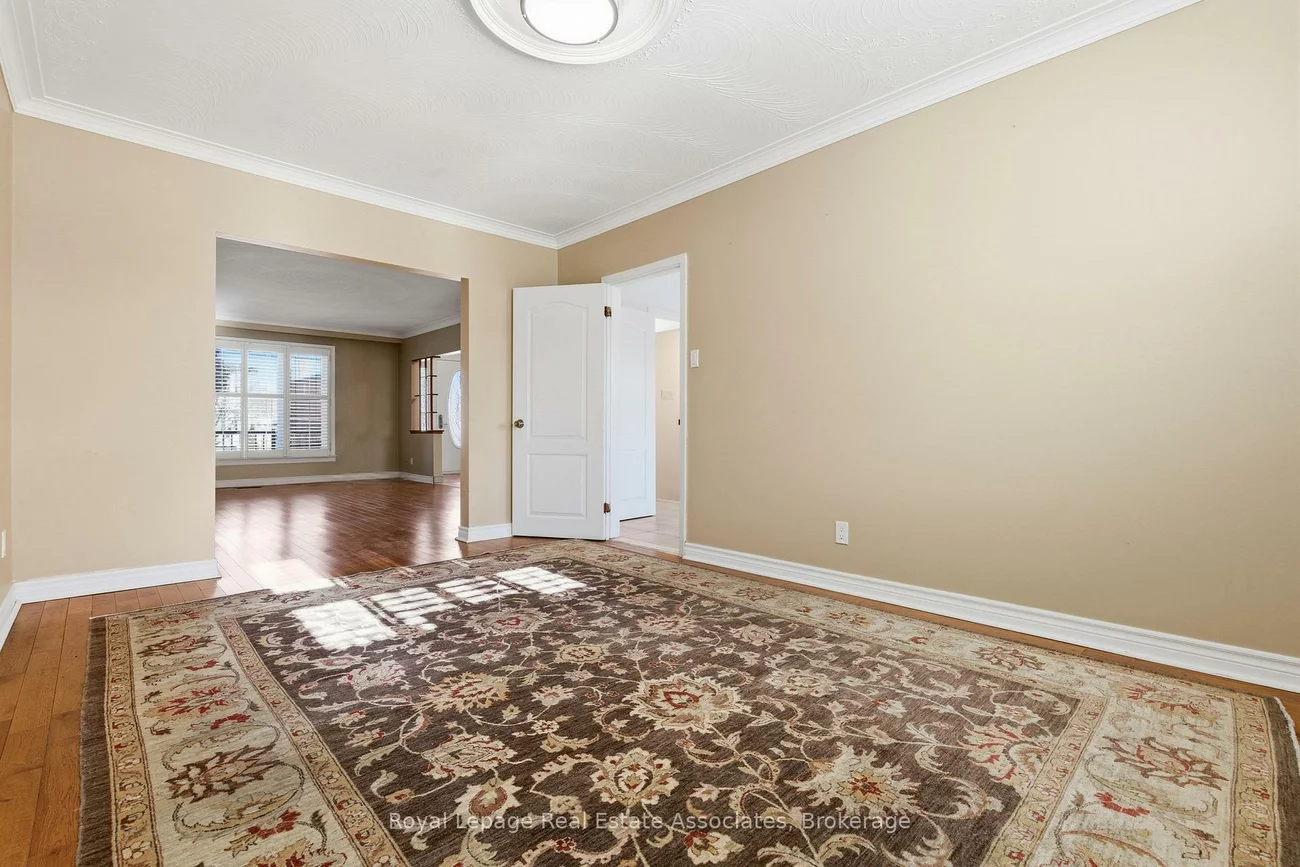 117, Harding, Brookhaven-Amesbury, Toronto