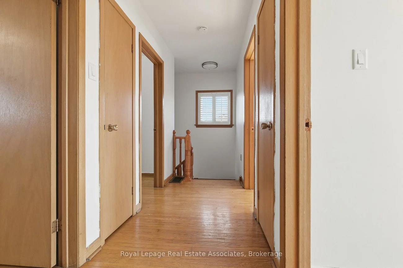 117, Harding, Brookhaven-Amesbury, Toronto