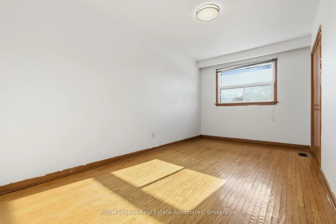 117, Harding, Brookhaven-Amesbury, Toronto