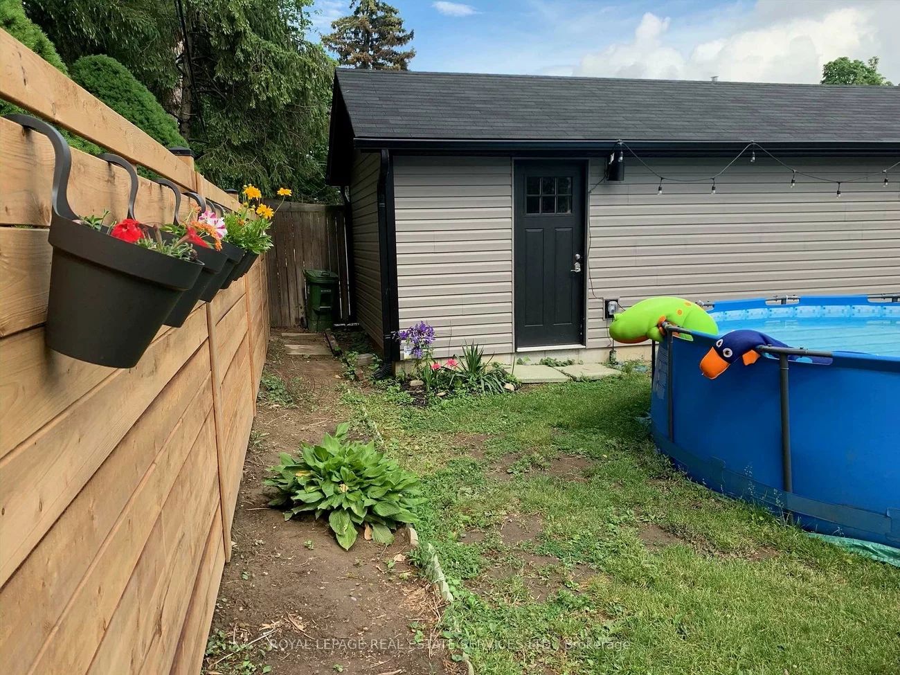 16, Wareside, Etobicoke West Mall, Toronto