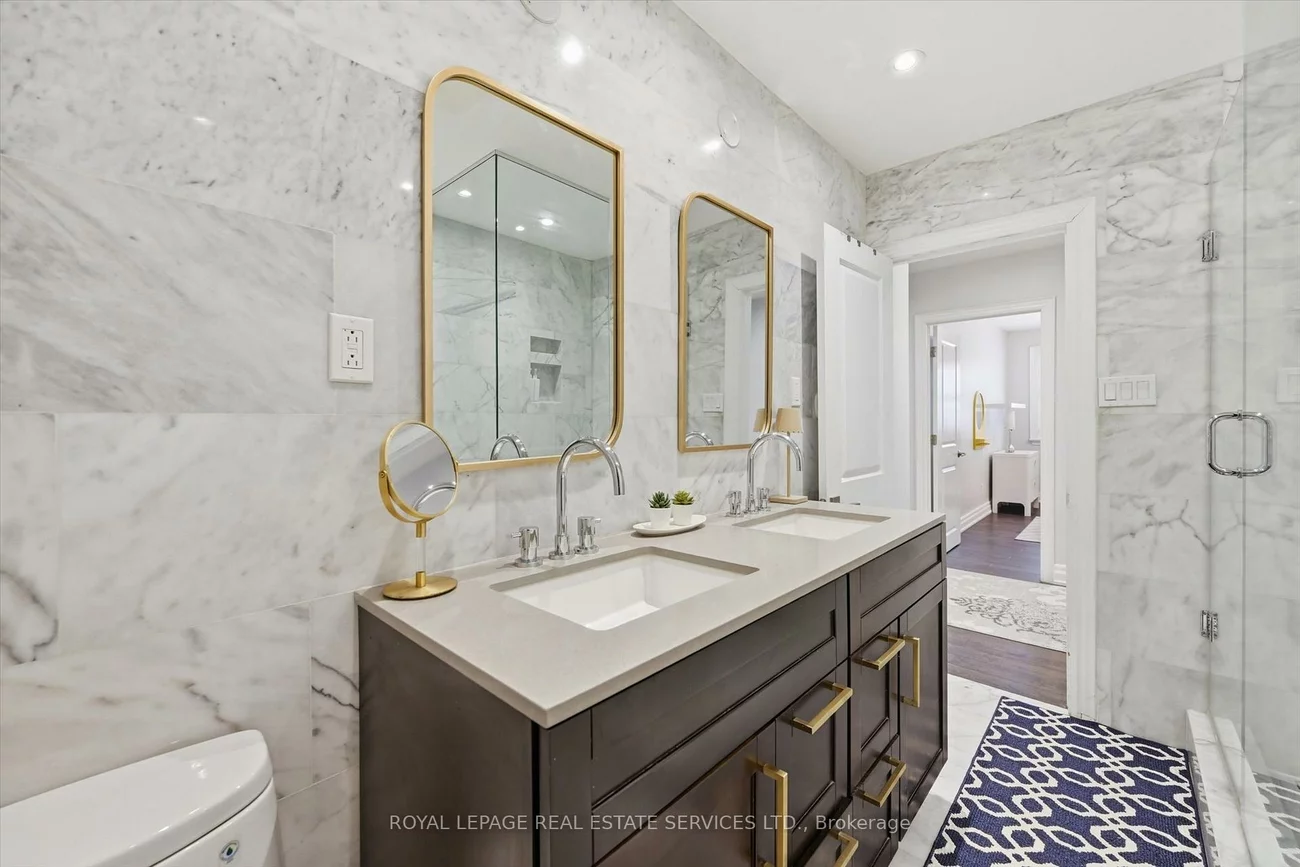 16, Wareside, Etobicoke West Mall, Toronto