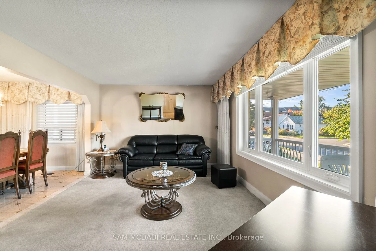 83, Evans, Mimico, Toronto