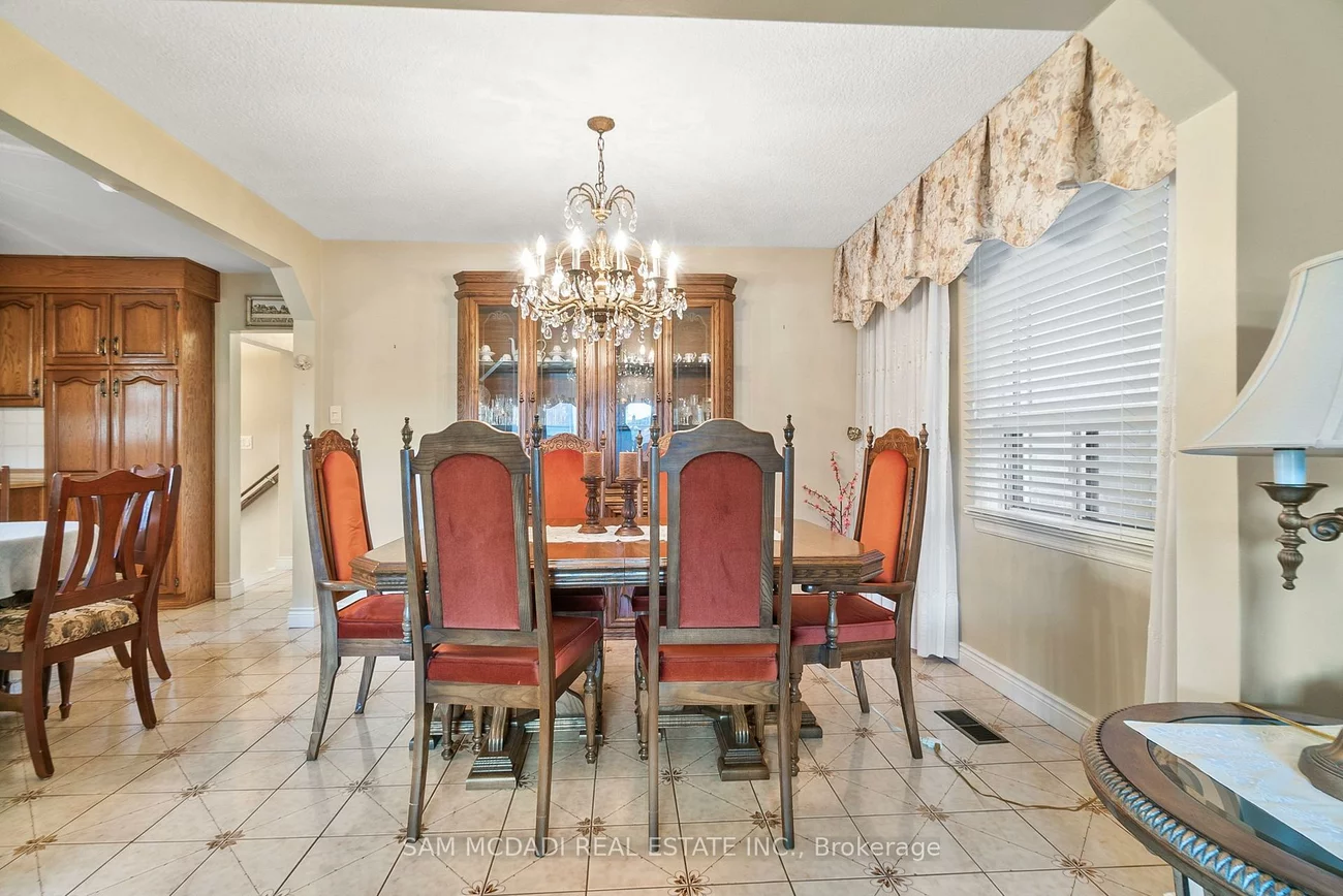 83, Evans, Mimico, Toronto