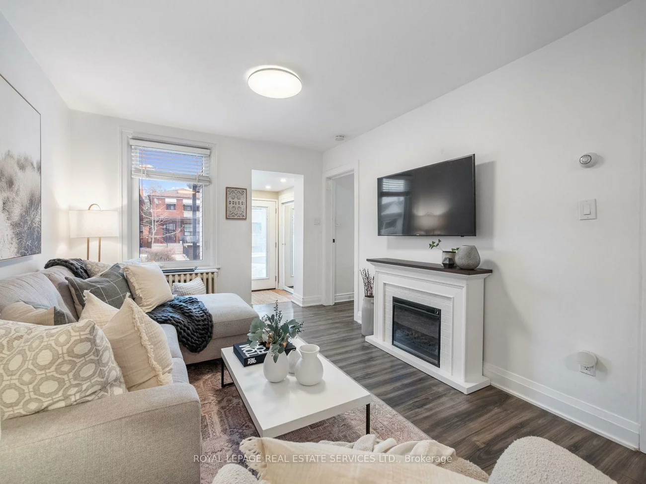 74, Chryessa, Rockcliffe-Smythe, Toronto