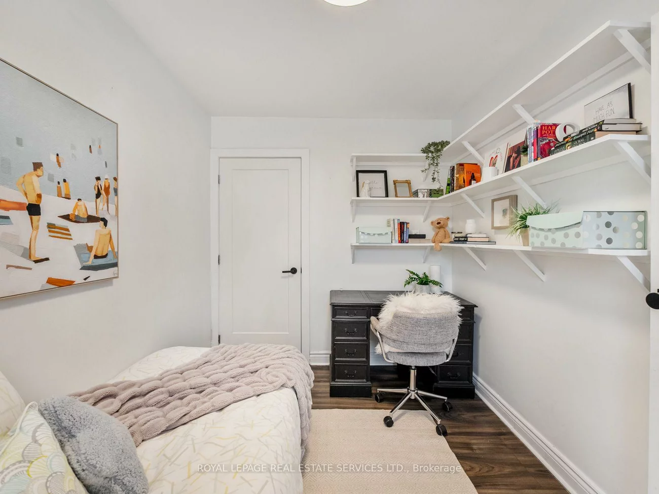 74, Chryessa, Rockcliffe-Smythe, Toronto