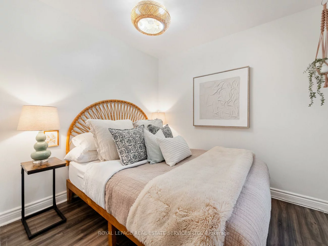 74, Chryessa, Rockcliffe-Smythe, Toronto