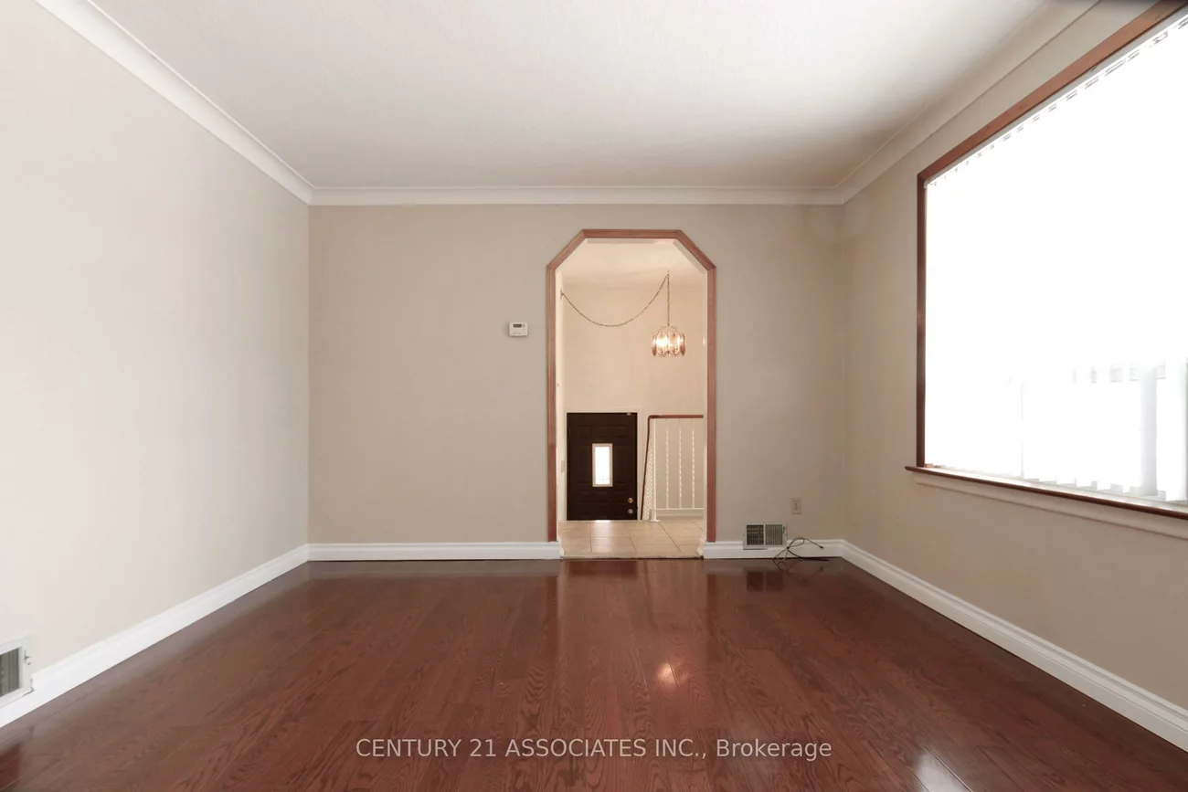 421, Lanor, Alderwood, Toronto